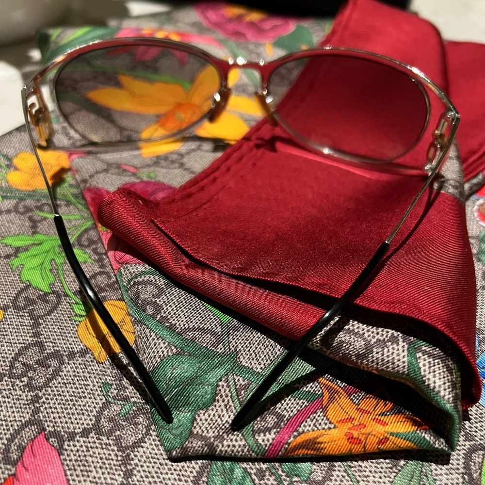 Dolce & Gabbana Sunglasses - Like New ❤️❤️